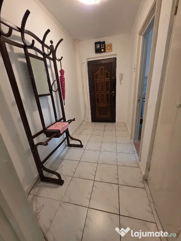 3 camere C. Calarasilor - Viziru , 2 balcoane, sup 70 mp
