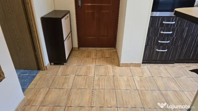 Inchiriez garsoniera decomandata in Deva, strada Zamfirescu, etaj 2,