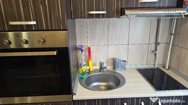 Inchiriez garsoniera decomandata in Deva, strada Zamfirescu, etaj 2,