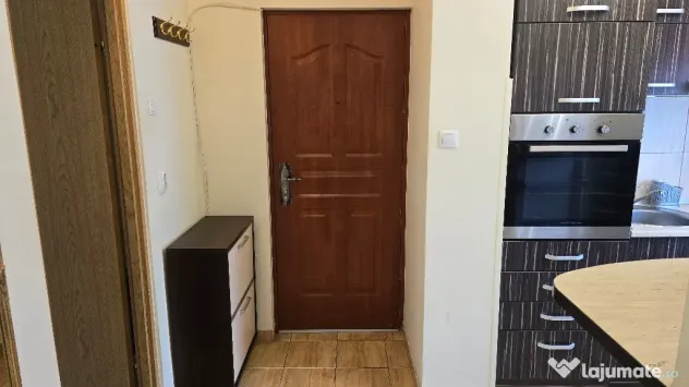 Inchiriez garsoniera decomandata in Deva, strada Zamfirescu, etaj 2,