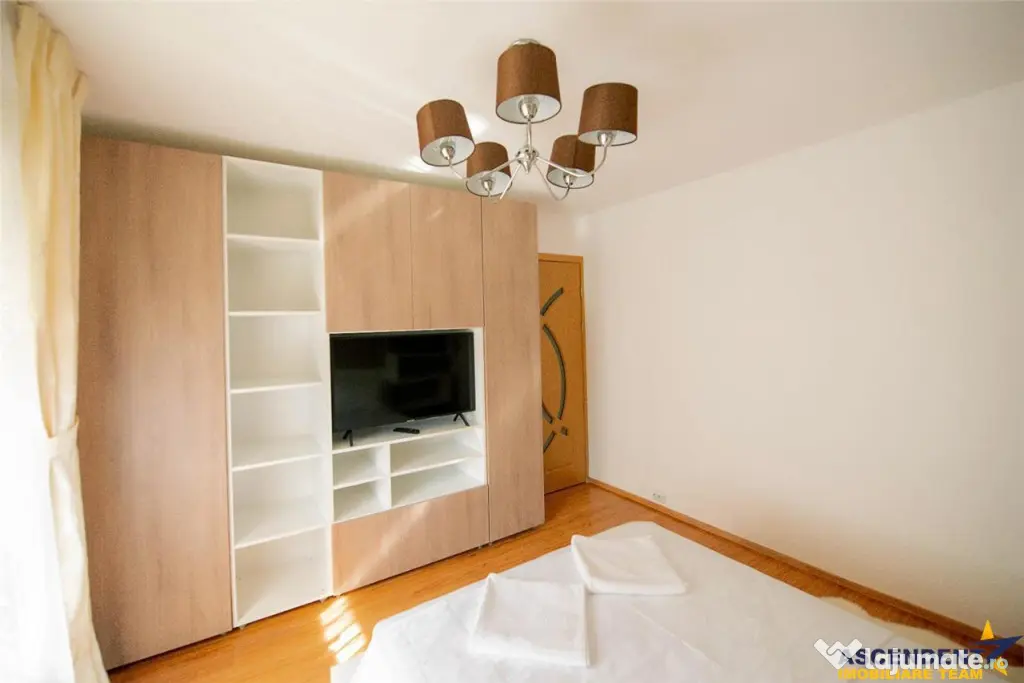 Apartament luminos cu 2 camere decomandate, Rasnov, Brasov.