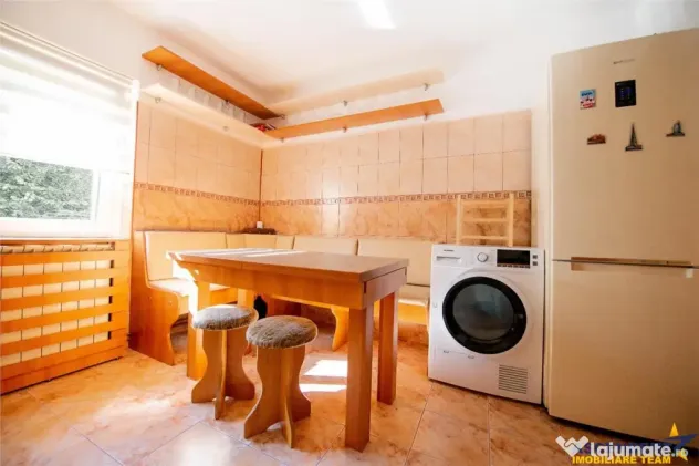 Apartament luminos cu 2 camere decomandate, Rasnov, Brasov.