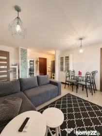 Apartament cu 3 camere, zona Bucovina- complet renovat