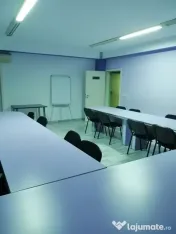 Vând mobilier sală de conferințe