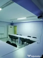Vând mobilier sală de conferințe