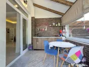 Rar pe piață: apartament la vilă, curte exclusivă de ... 