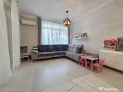 Rar pe piață: apartament la vilă, curte exclusivă de ... 