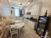 Rar pe piață: apartament la vilă, curte exclusivă de ... 