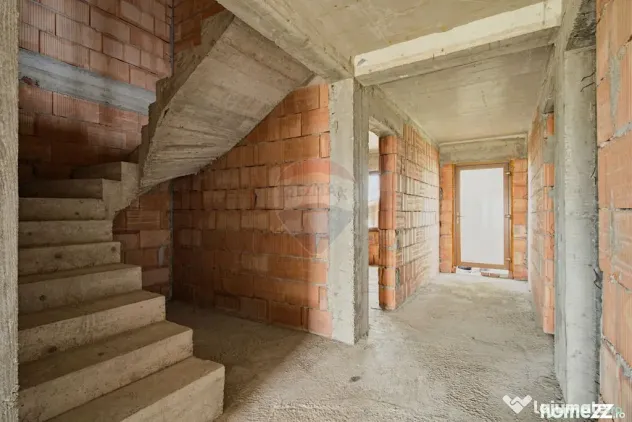 Casă nouă de vânzare cu 5 camere, 225mp, întabulată,... - Fantanele (Arad)