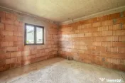 Casă / Vilă nouă de vânzare, la roșu, 5 camere, 225m...