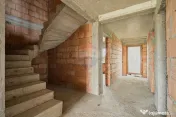 Casă / Vilă nouă de vânzare, la roșu, 5 camere, 225m... 