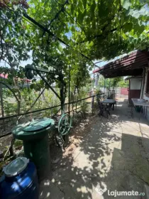 Casă cu teren 468 mp și deschidere la 2 străzi asfaltate?