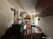 Casă cu teren 468 mp și deschidere la 2 străzi asfaltate, 