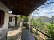 Casă cu teren 468 mp și deschidere la 2 străzi asfaltate, 