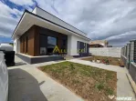 Casa parter- 4 camere- beci- 800m de autobuz,scoala, gradini