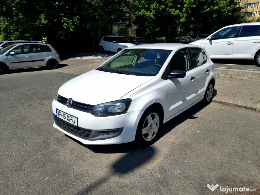 vând polo an 2011 . benzină 1.2