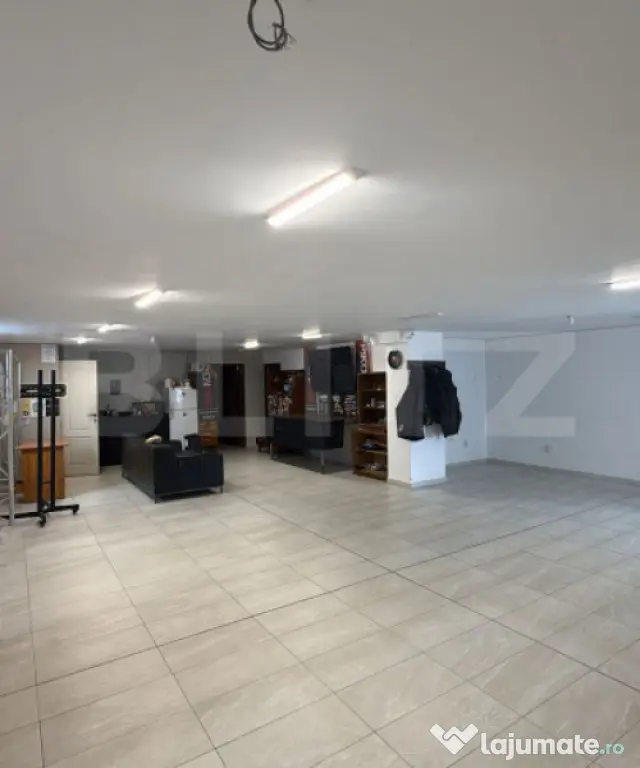 Spatiu comercial versatil, 120 mp, 2 parcari, zona Plopilor