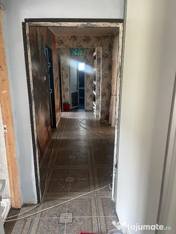 Apartament spațios 98,67 mp | 2 băi | 2 balcoane | etaj 1/2 | 1 Decemb