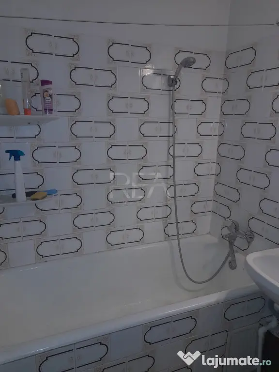 3 camere 3/8, 70mp, bloc 1982-Ghencea