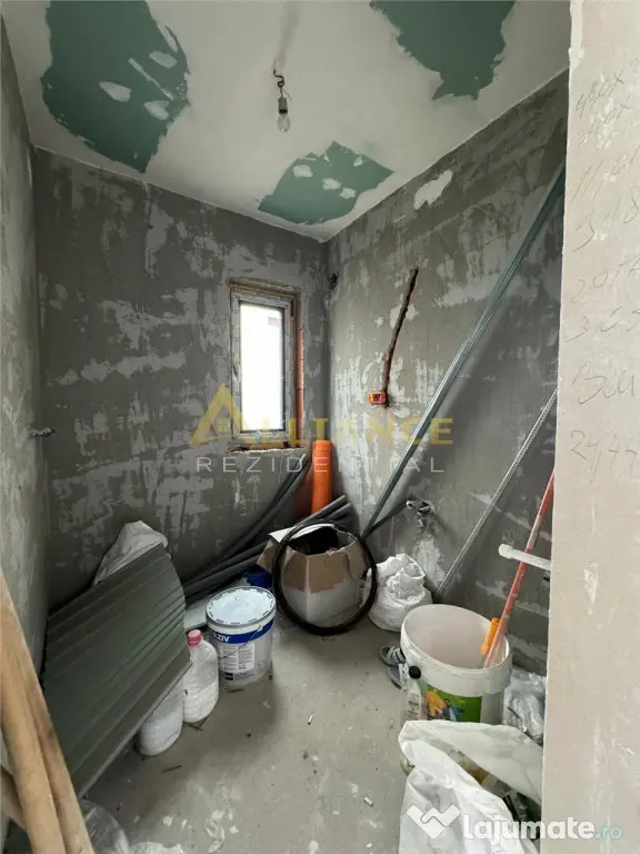 Vila P 1 cu 4 camere - 2 bai { Popesti Leordeni }