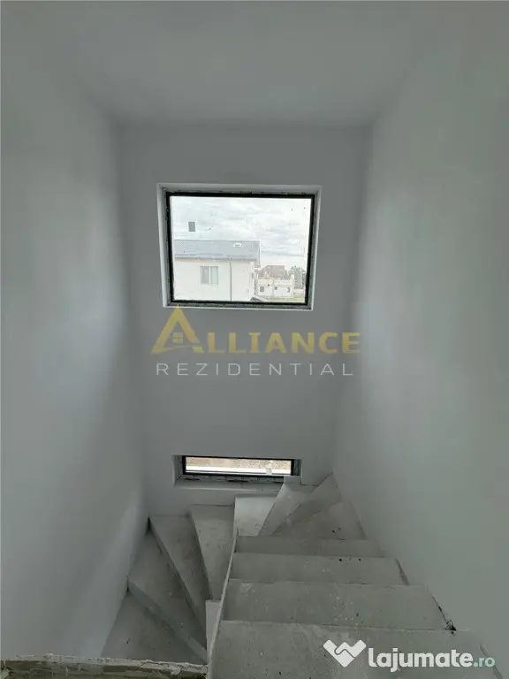 Vila P 1 cu 4 camere - 2 bai { Popesti Leordeni }