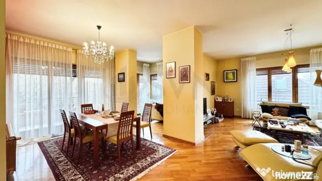 Capitale de 2 Apartamente plus Pod