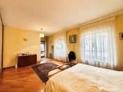 Capitale de 2 Apartamente plus Pod