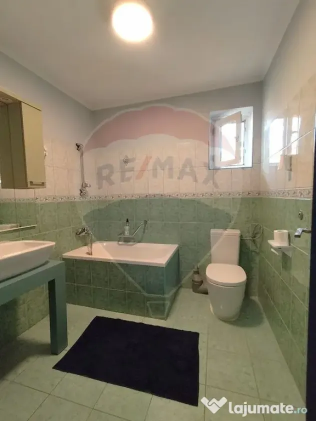 Vilă 328 mp;Teren 982 mp - Sediu firmă/clinică/grădin...