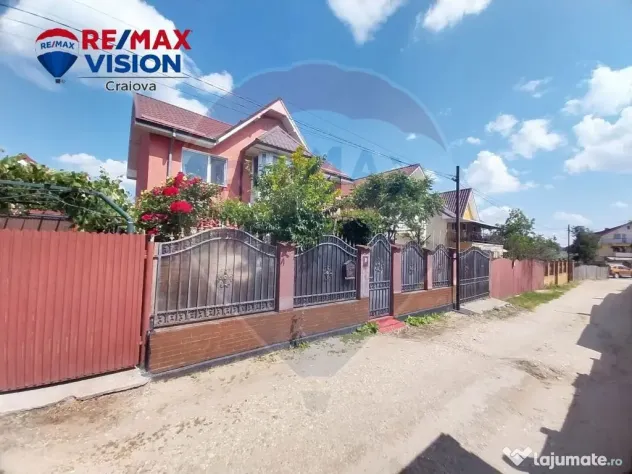 Casă / Vilă cu 4 camere de vânzare în zona Brestei