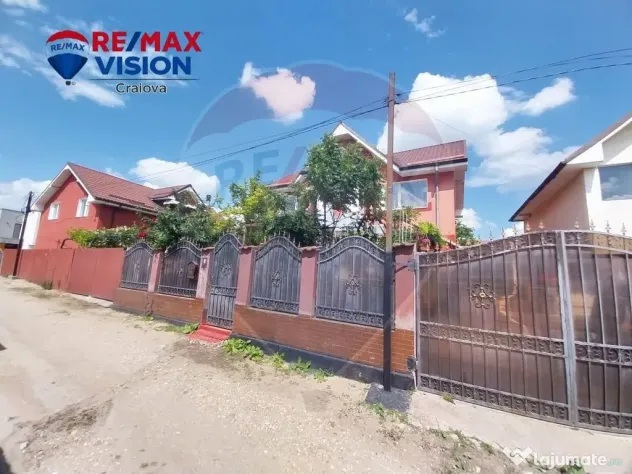 Casă / Vilă cu 4 camere de vânzare în zona Brestei