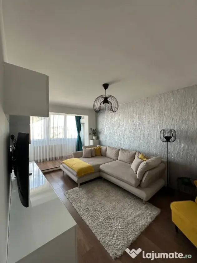 Apartament 3 camere, ultim etaj, vedere spre deal – complet mobilat, Bd. Dacia