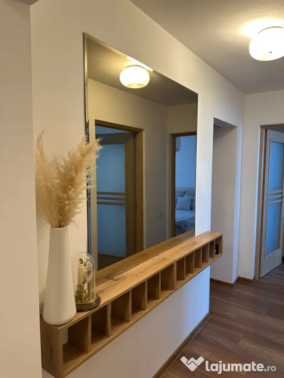 Apartament 3 camere, ultim etaj, vedere spre deal – complet mobilat, Bd. Dacia