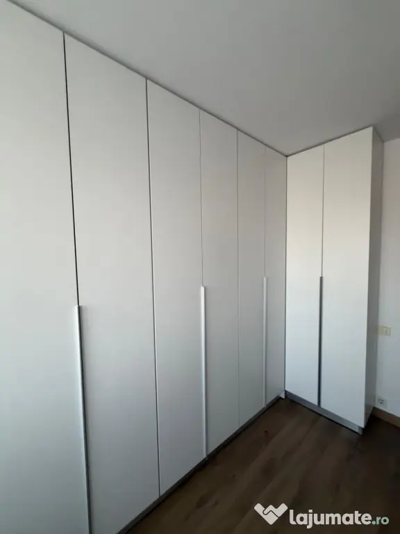 Apartament 3 camere, ultim etaj, vedere spre deal – complet mobilat, Bd. Dacia