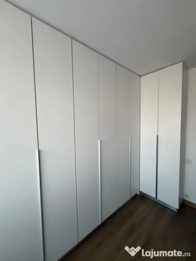 Apartament 3 camere, ultim etaj, vedere spre deal – complet mobilat, Bd. Dacia