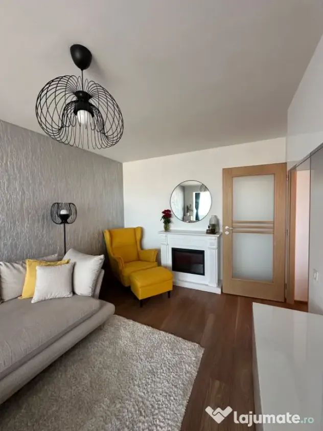 Apartament 3 camere, ultim etaj, vedere spre deal – complet mobilat, Bd. Dacia