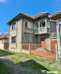 Casa 4 camere, 100 mp, zona Livezii - Fagaras