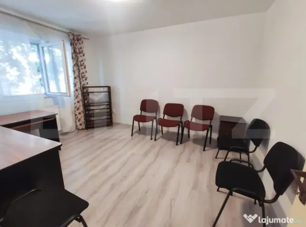 Spațiu birou 30 mp, 2 camere, balcon, zona centrală lâng?