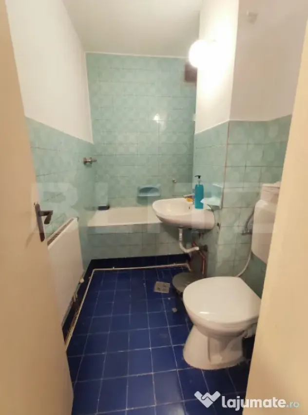 Spațiu birou 30 mp, 2 camere, balcon, zona centrală lâng?