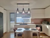 Apartament mare si luxos 2 loc parcare, cu pod