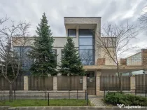 Casa moderna cu influente mediteraneene l Jandarmeriei