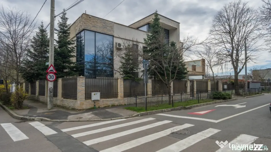 Casa moderna cu influente mediteraneene l Jandarmeriei