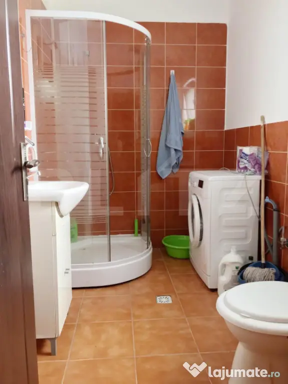 Apartament 2 camere, decomandat, A.C., 54mp, zona Fsega