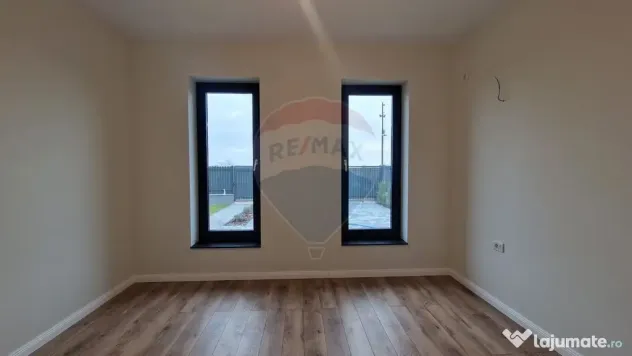Casă nouă de vânzare I 400 mp teren | Încălzire în ...