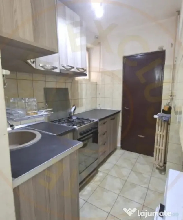Apartament de 2 camere et.1 zona Piață Razboeni