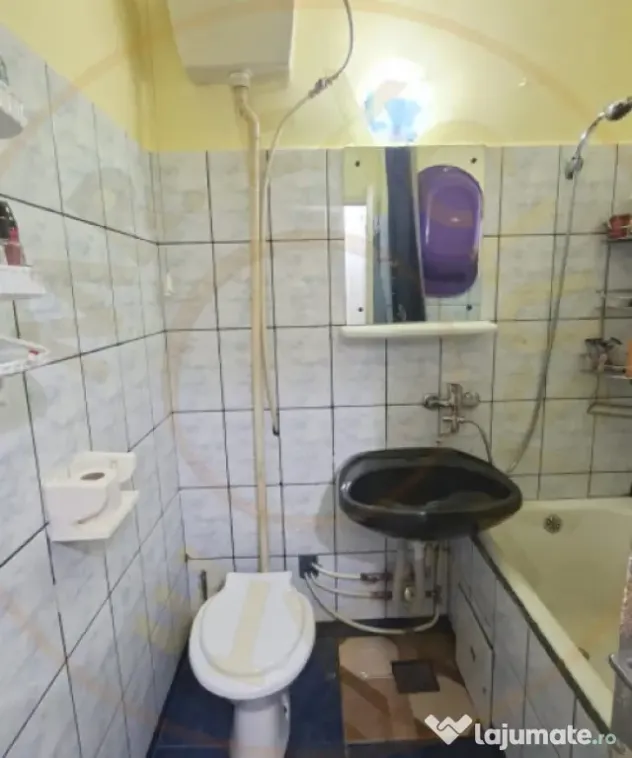 Apartament de 2 camere et.1 zona Piață Razboeni