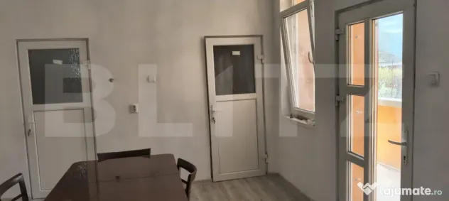 Spatiu cu 3 camere de inchiriat,teren 1325 mp,Unirea