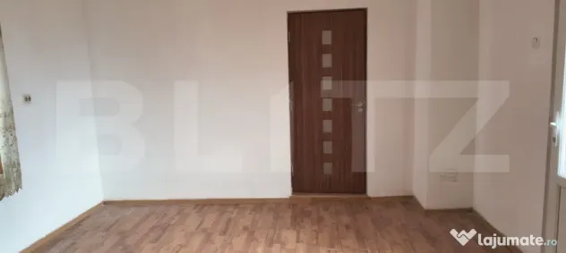 Spatiu cu 3 camere de inchiriat,teren 1325 mp,Unirea