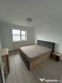 Apartament 2 cam de vânzare ultracentral Campina