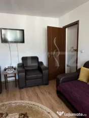 Se vinde apartament cu 3 camere semidecomandat in Vatra Dorn