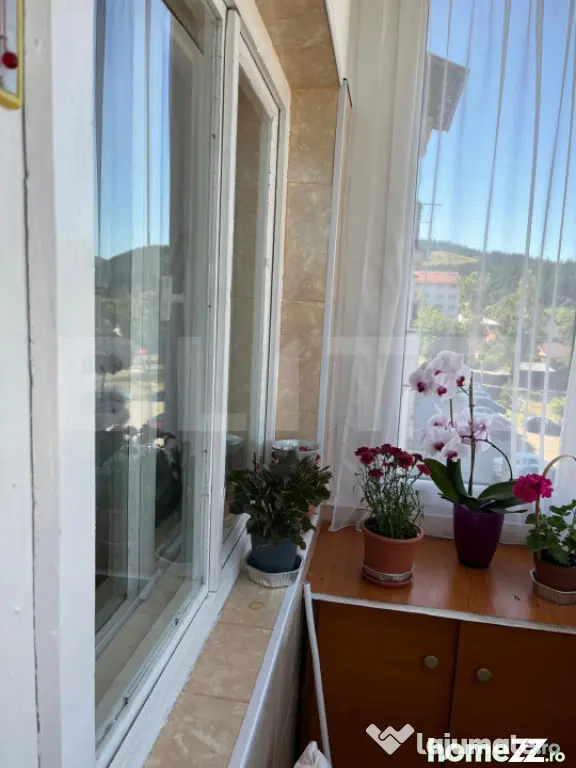 Apartament de vanzare, cu 3 camere, semidecomandat - in Vatr - Vatra Dornei (Suceava)